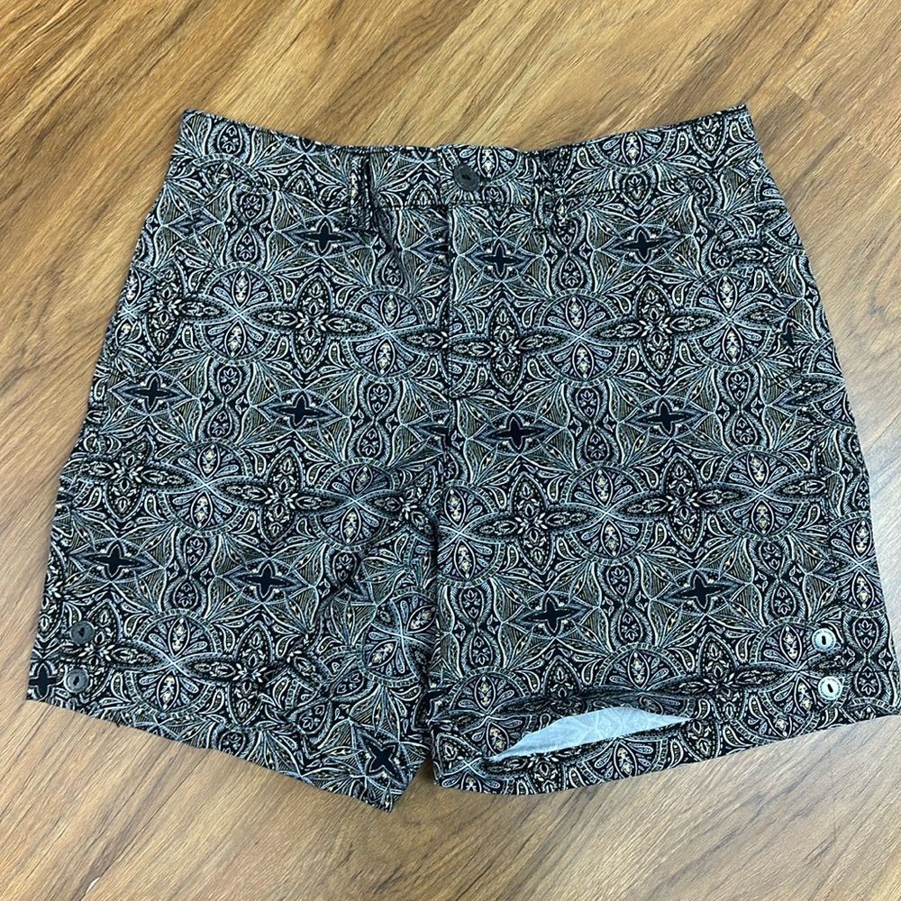 Gloria Vanderbilt Shorts Size 6 Black
